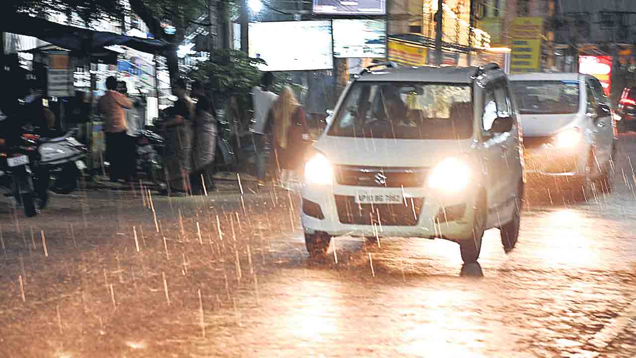 ఉదయం ఎండ.. సాయంత్రం వర్షం