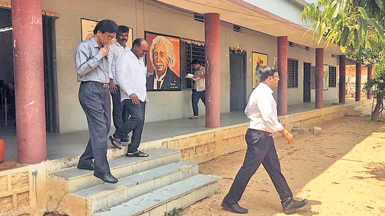 పరీక్షా కేంద్రాల తనిఖీ