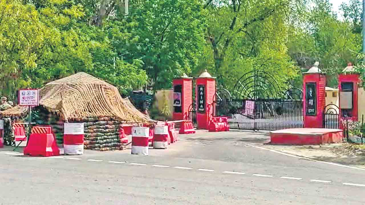 నలుగురు జవాన్లు మృతి