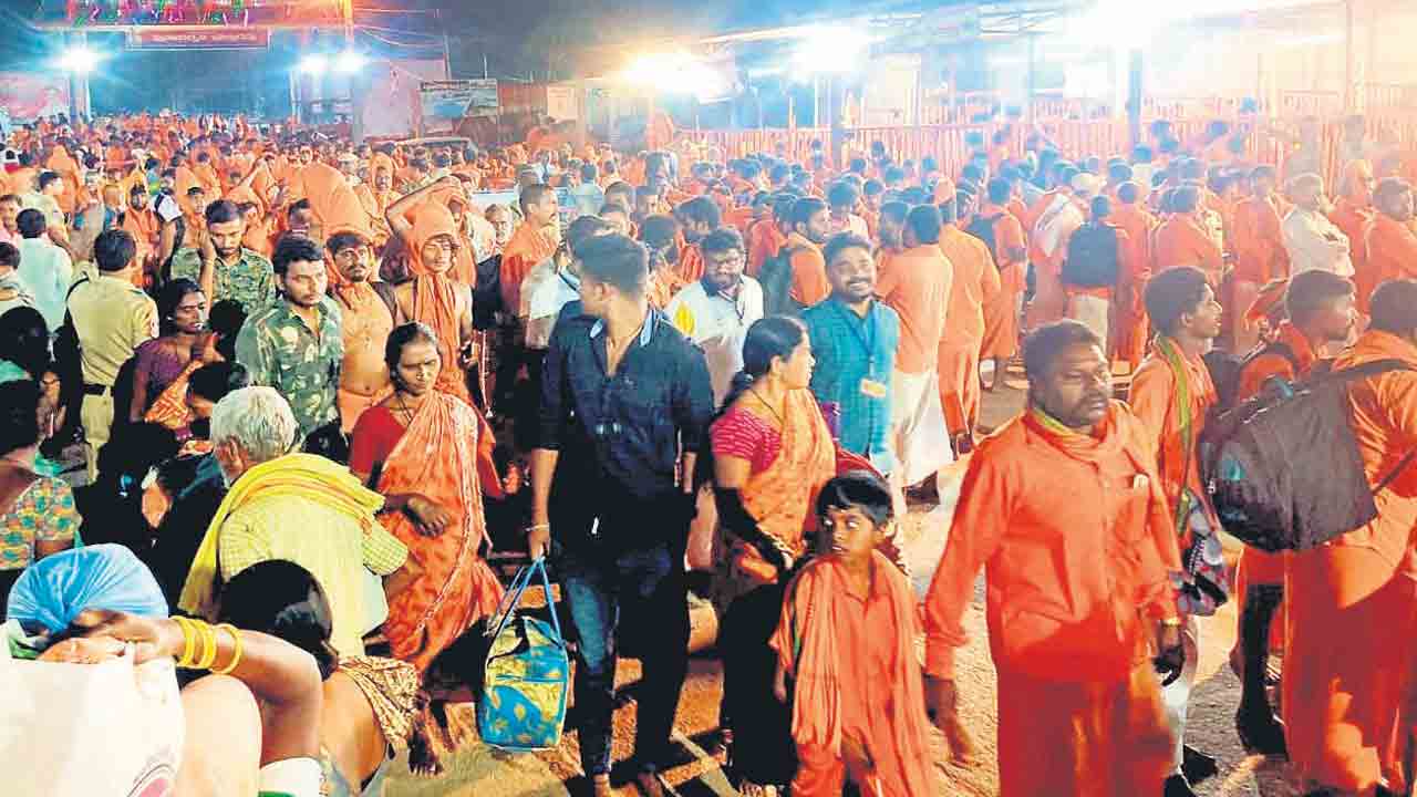 వెళ్లొస్తాం.. అంజన్నా..