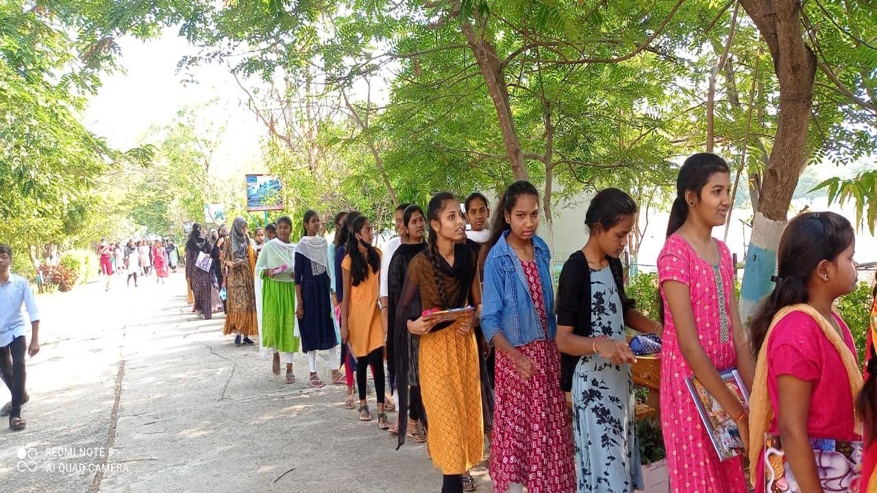 ప్రశాంతంగా ‘ పది’ పరీక్షలు ప్రారంభం