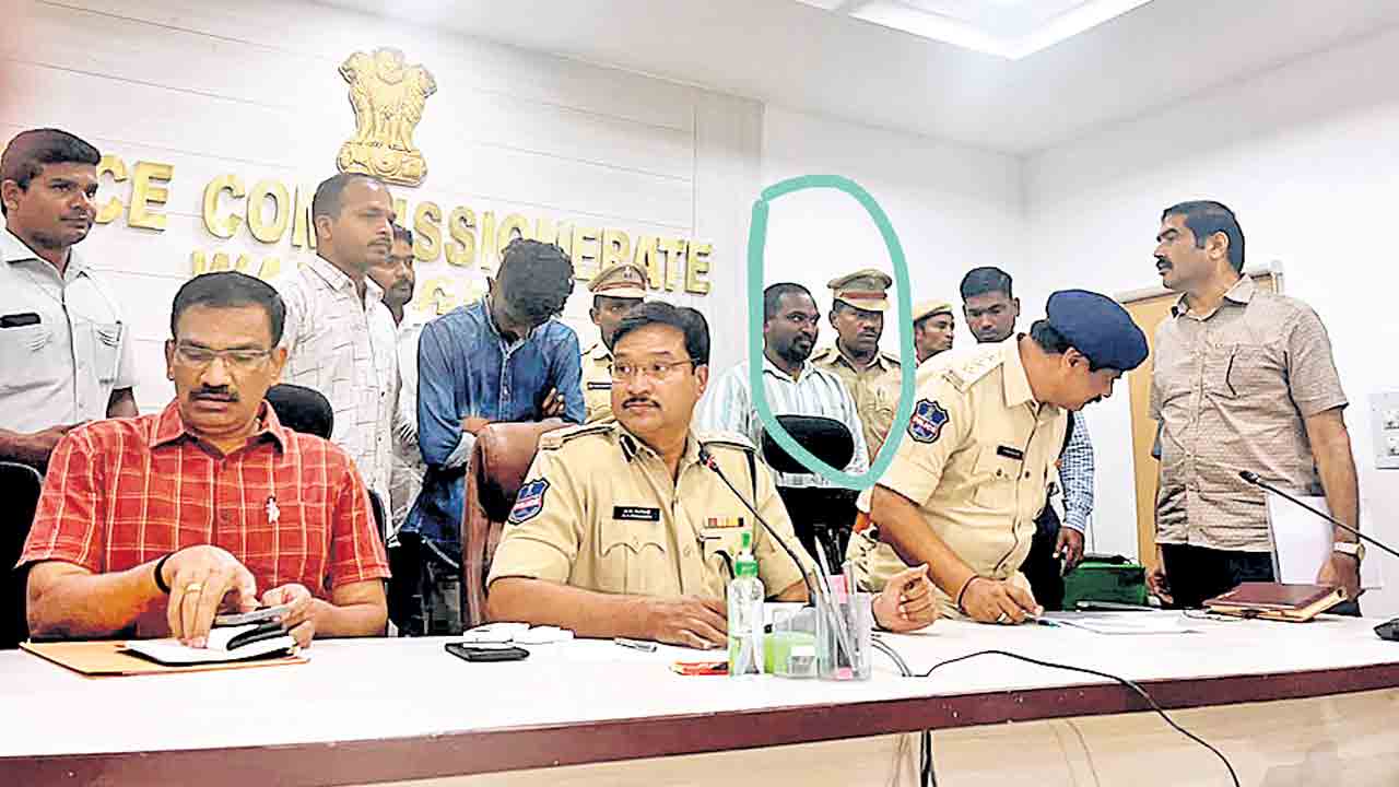 పిల్లల జీవితాలతో ఆటలా?