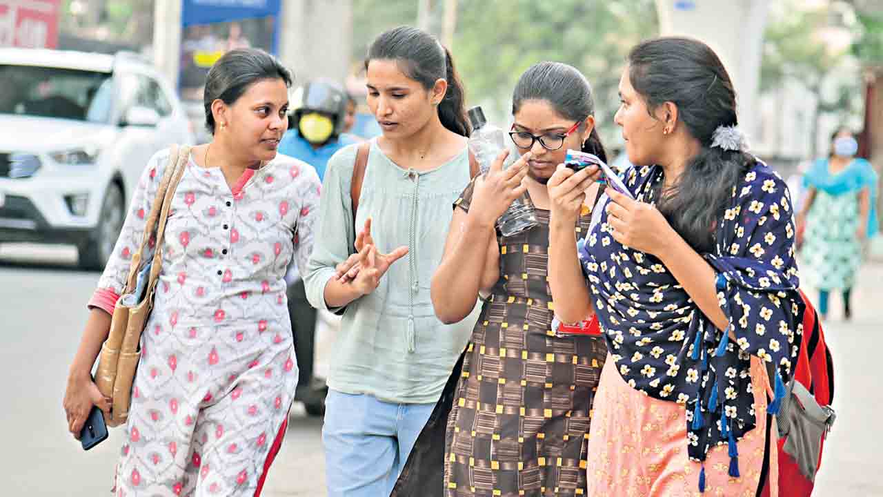 Telangana | డిగ్రీ చదువుతూనే నెలకు 10వేల జీతం..  103 కాలేజీల్లో అందుబాటులోకి..