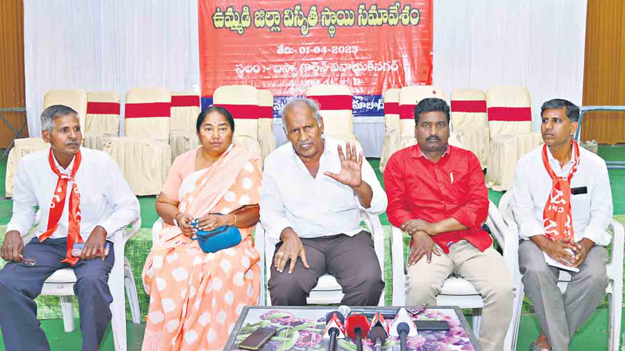 దేశంలో అప్రకటిత ఎమర్జెన్సీ: కూనంనేని