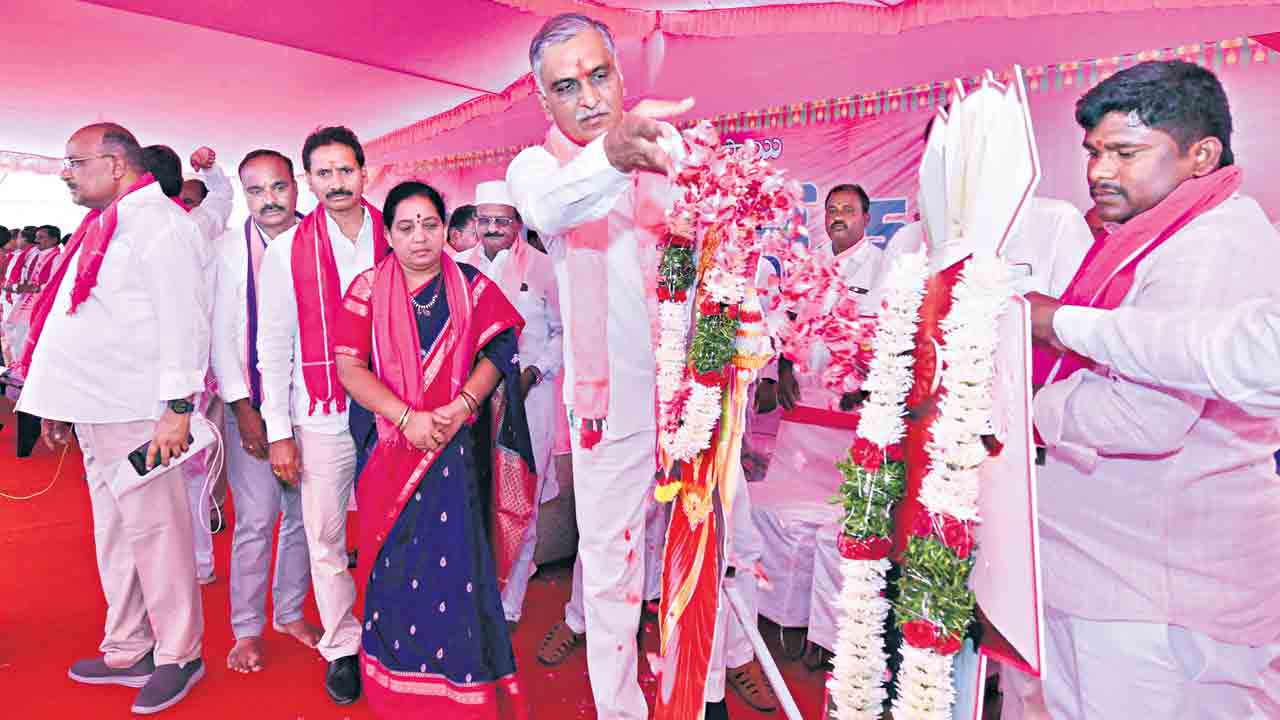 Harish rao |  సమైక్య పాలకుల మెడలు వంచిన నేత కేసీఆర్‌.. ఈడీ, సీబీఐల ఉడత ఊపులకు బెదురుతడా?