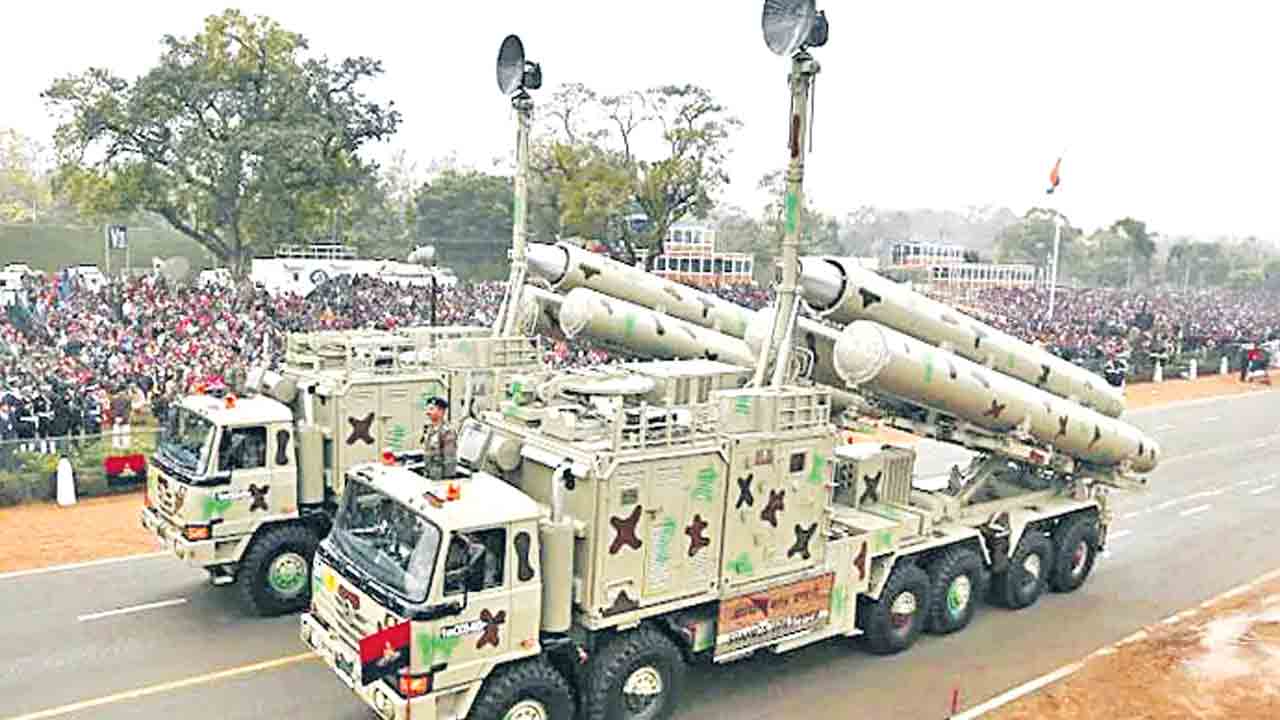 ఇబ్బందుల్లో దేశ రక్షణ ఎగుమతులు