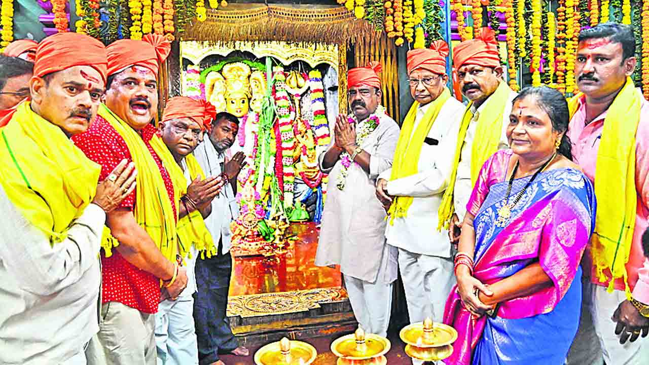 వైభవంగా ధ్వజారోహణం