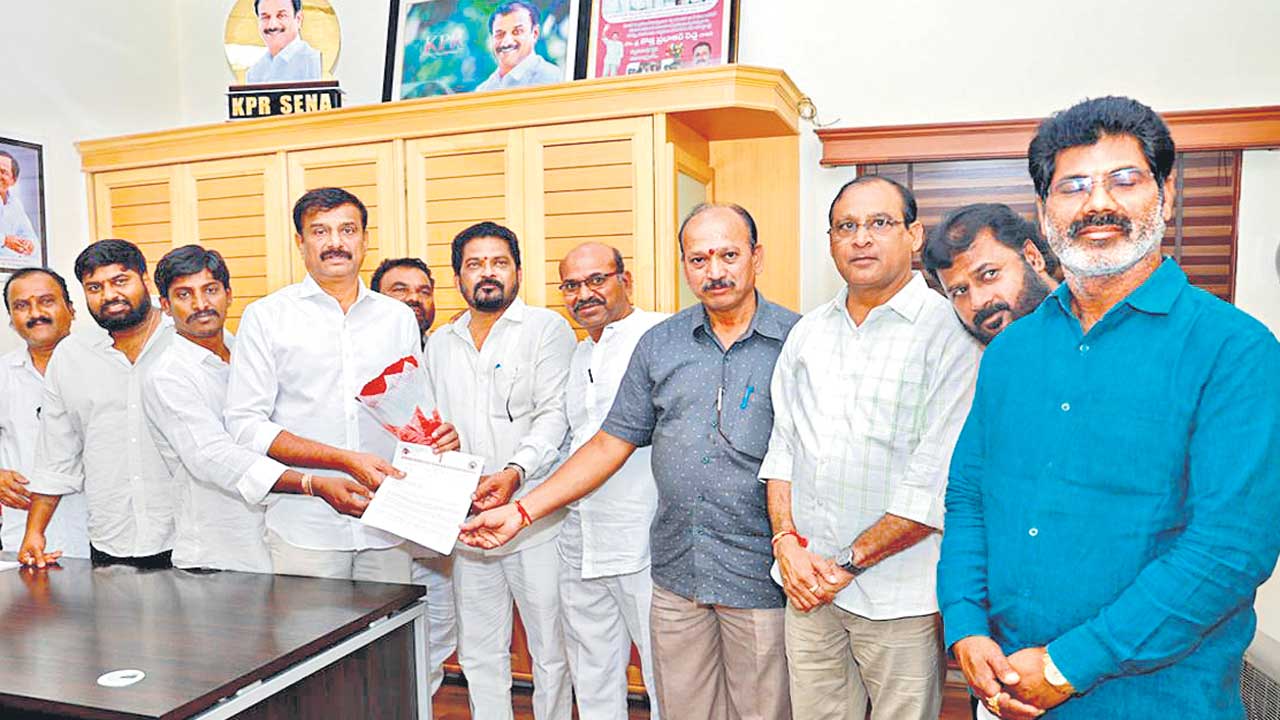 ఆర్డినెన్స్‌ ఫ్యాక్టరీని ప్రైవేటీకరించొద్దు