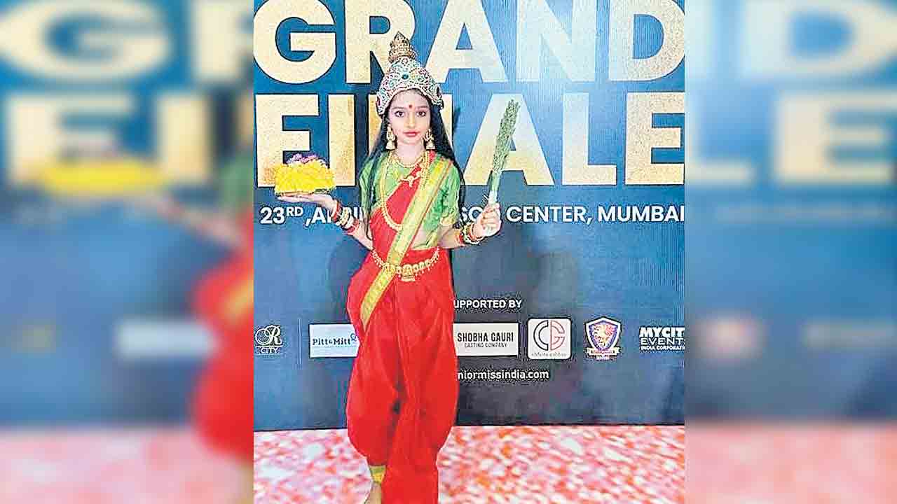 ముంబైలో మెరిసిన మాన్యత