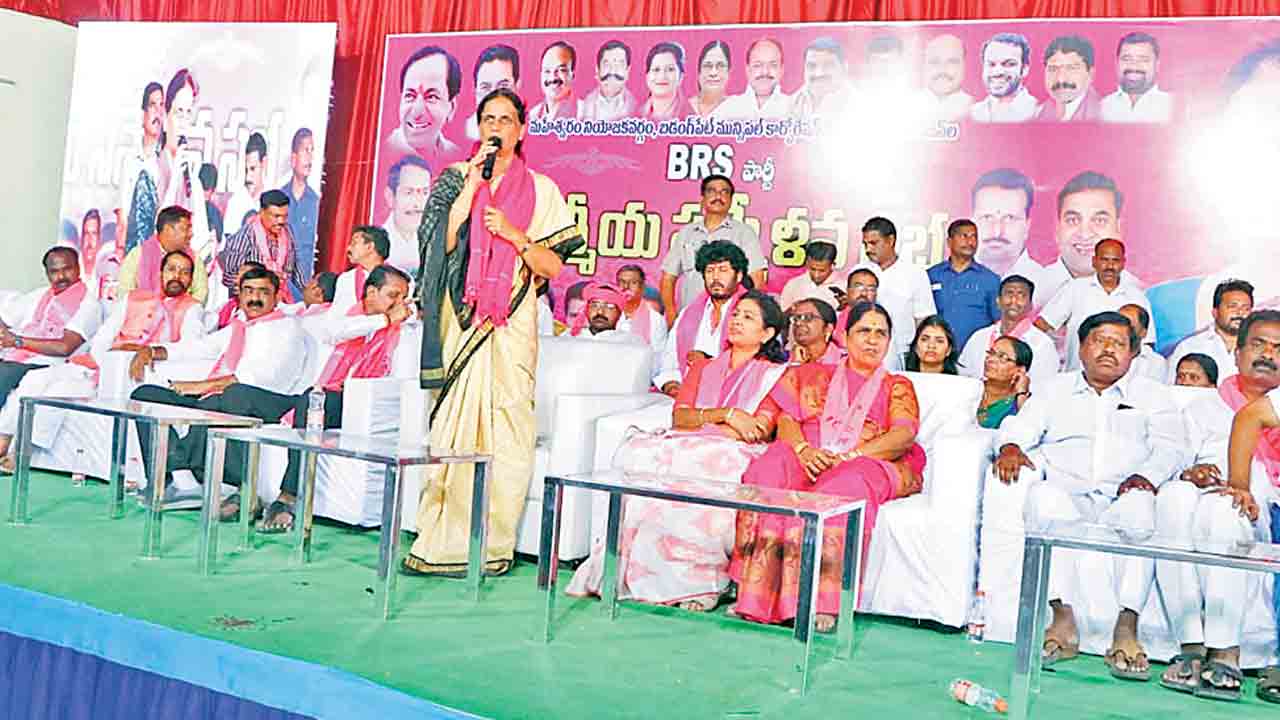 2 కోట్ల ఉద్యోగాల సంగతేంటి..?