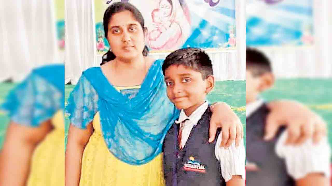 Telangana | టీచర్‌ రజిత పిల్లలకు తోటి ఉపాధ్యాయుల అండ.. 17 లక్షల విరాళాలు అందజేత