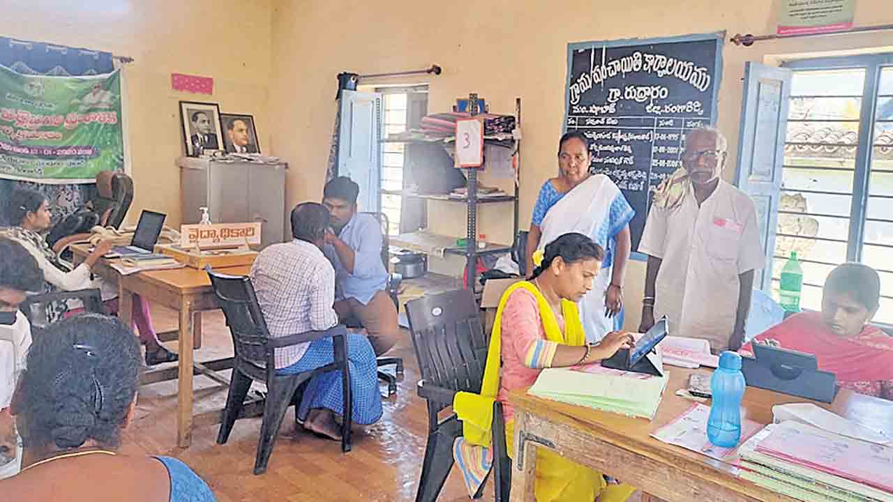 కంటి వెలుగు’ క్యాంపులు