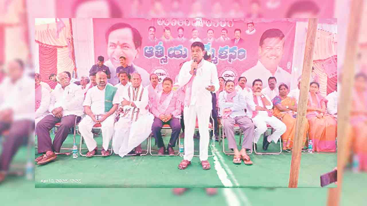 కేసీఆర్‌కు జనమే బలం, బలగం