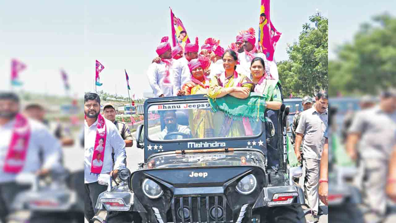 గులాబీ జోరు ఆత్మీయ హోరు