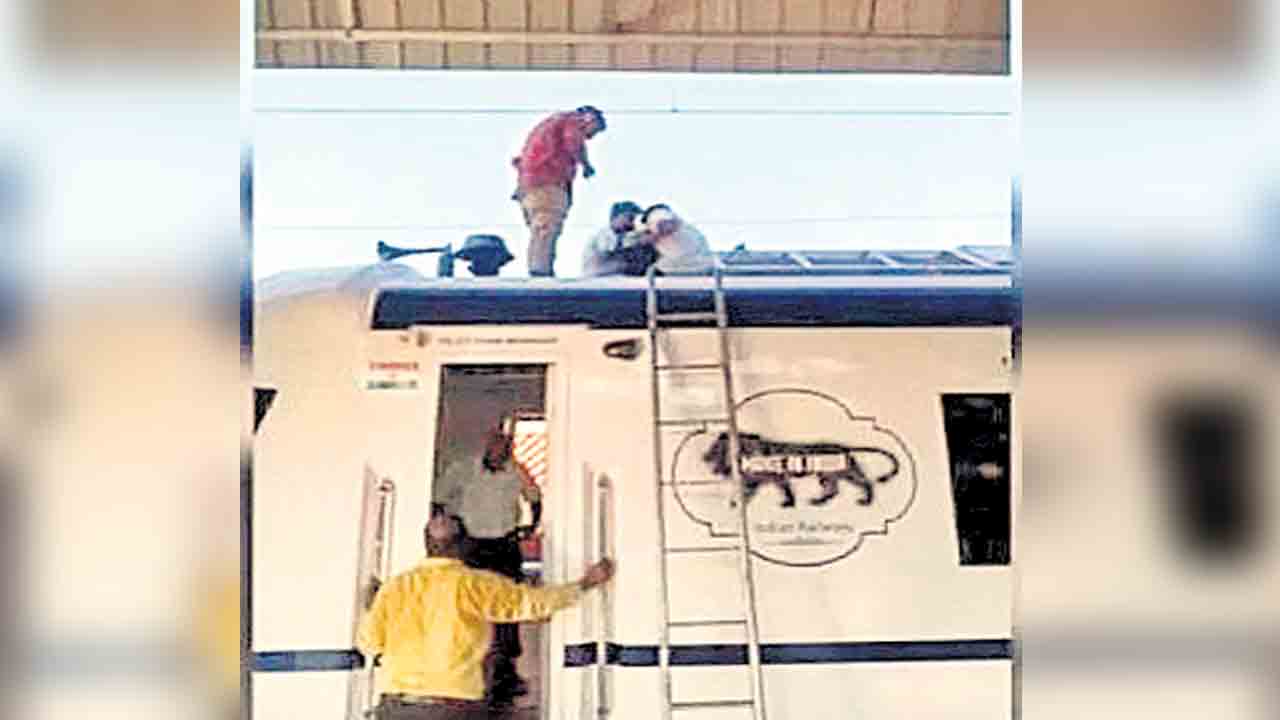 ‘వందే’ లీకేజీ ?!