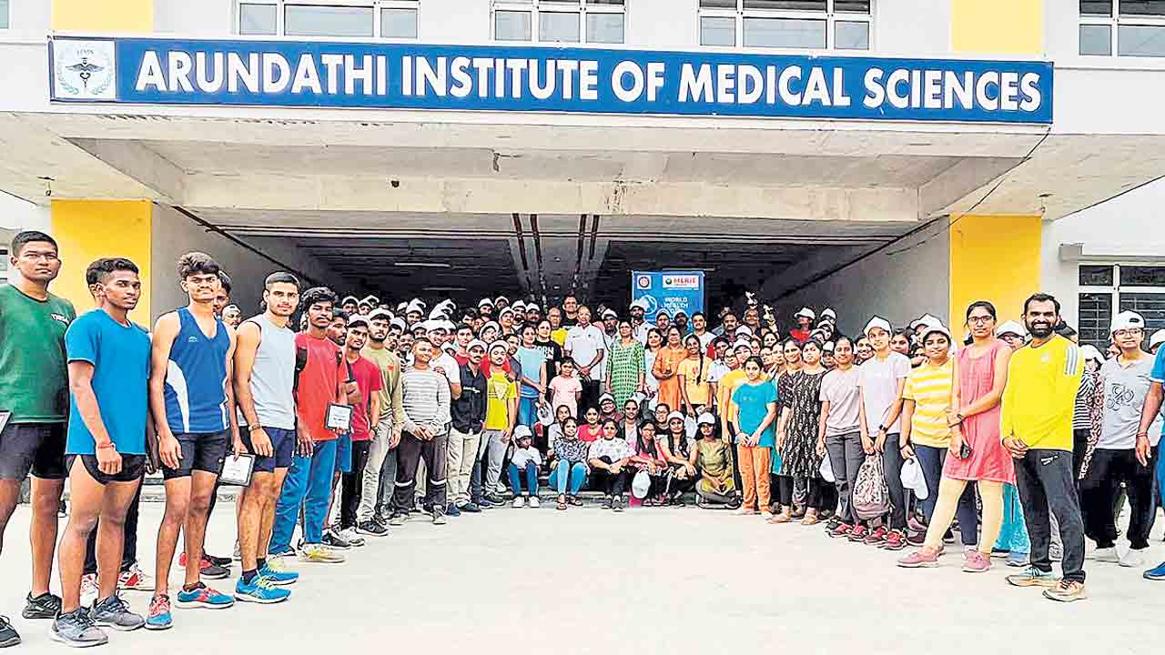 ఆరోగ్యంపై ప్రత్యేక శ్రద్ధ పెట్టాలి