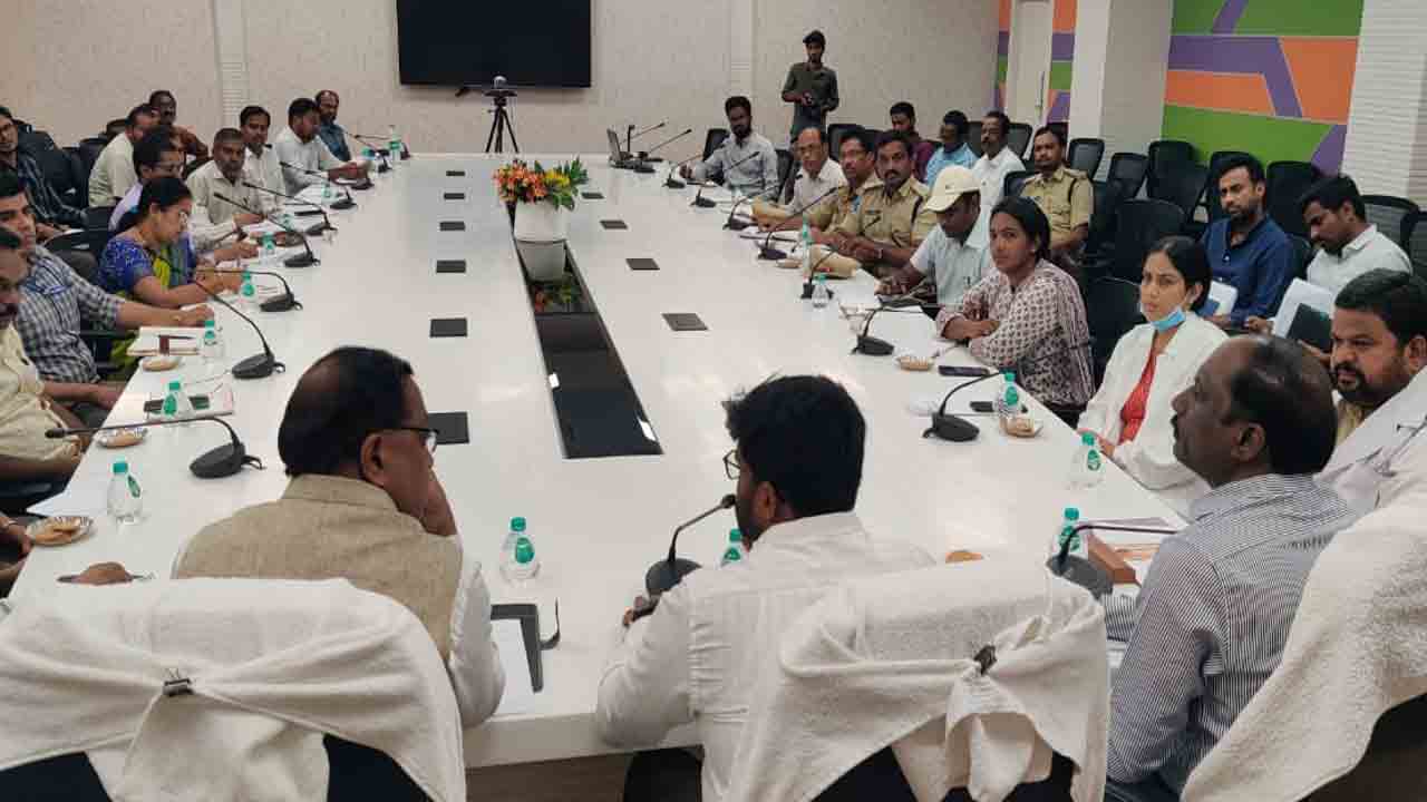 ఆర్జీయూకేటీ అభివృద్ధికి ఏం చేద్దాం..?