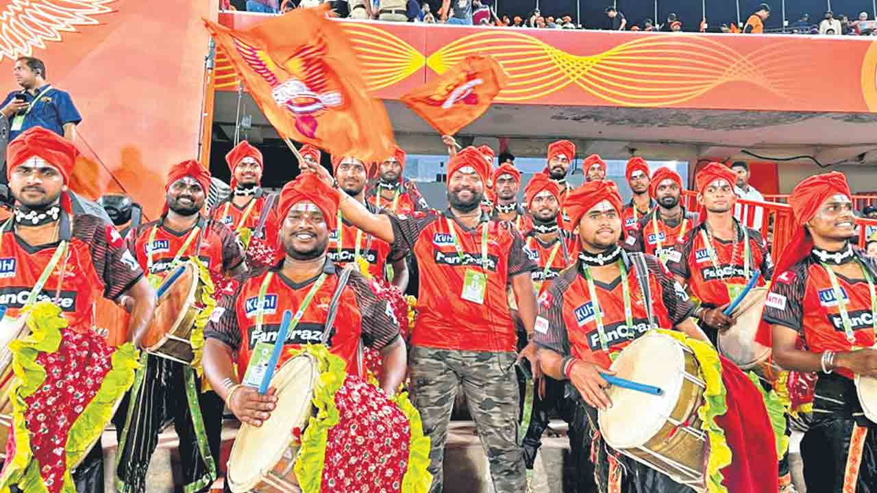 ఐపీఎల్‌లో తళుక్కుమన్న ఒగ్గుడోలు