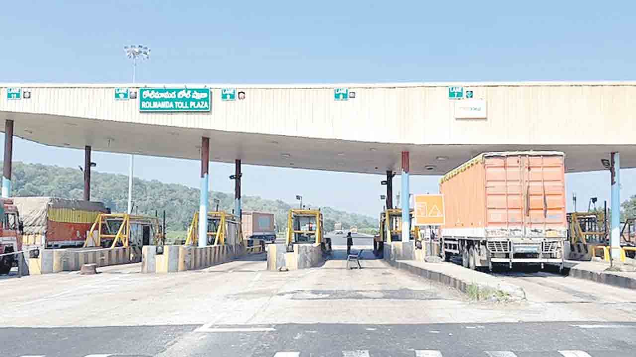 Toll Charges | జనంపై కేంద్రం పిడుగు.. ఇవాల్టి నుంటి టోల్‌ ధరలు భారీగా పెంపు