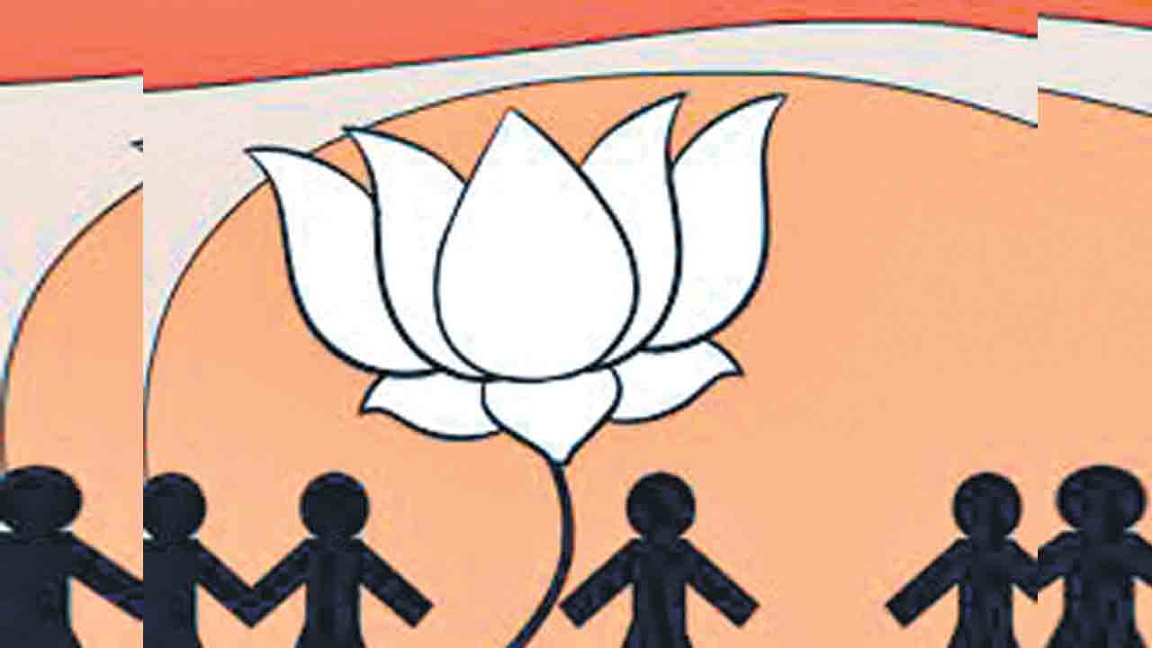 BJP Dynastic Politics |  కుటుంబ రాజకీయాలకు కేరాఫ్‌ కాషాయ పార్టీ.. బీజేపీలో ఉన్న వీళ్లంతా వారసులు కాదా?