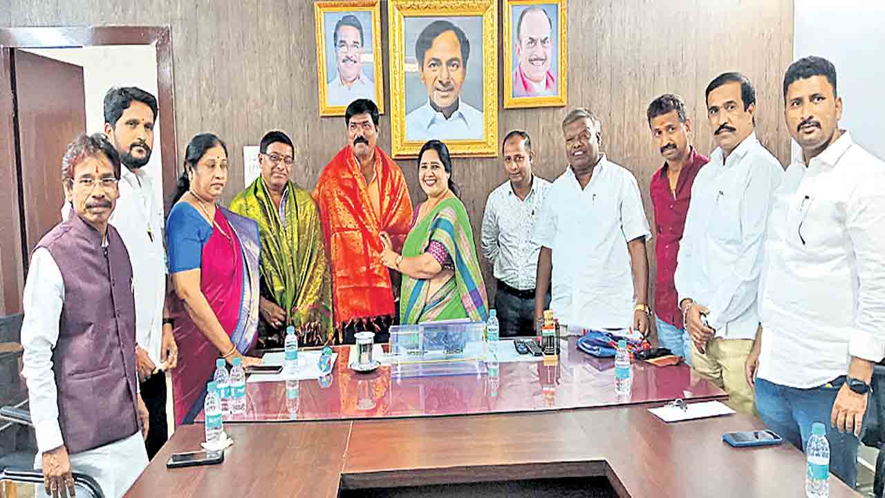 మార్కెట్‌ ఆదాయం రూ.10.57 కోట్లు