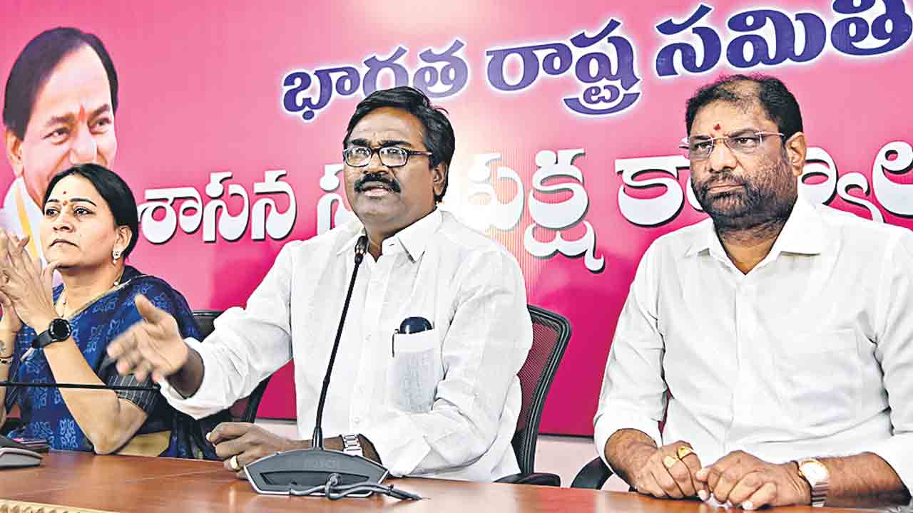 కాంగ్రెస్‌, బీజేపీ చీకటి ఒప్పందం