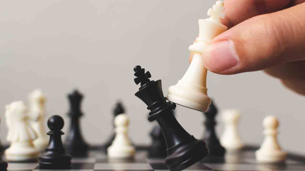 హోరాహోరీగా చెస్‌ టోర్నీ