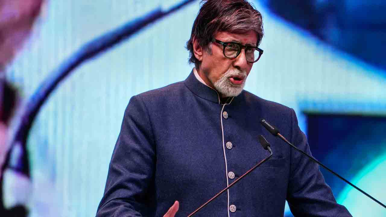 Twitter Blue tick | బ్లూటిక్‌ కోసం కాళ్లమీద పడాలా?.. అమితాబ్‌ ఫైర్‌