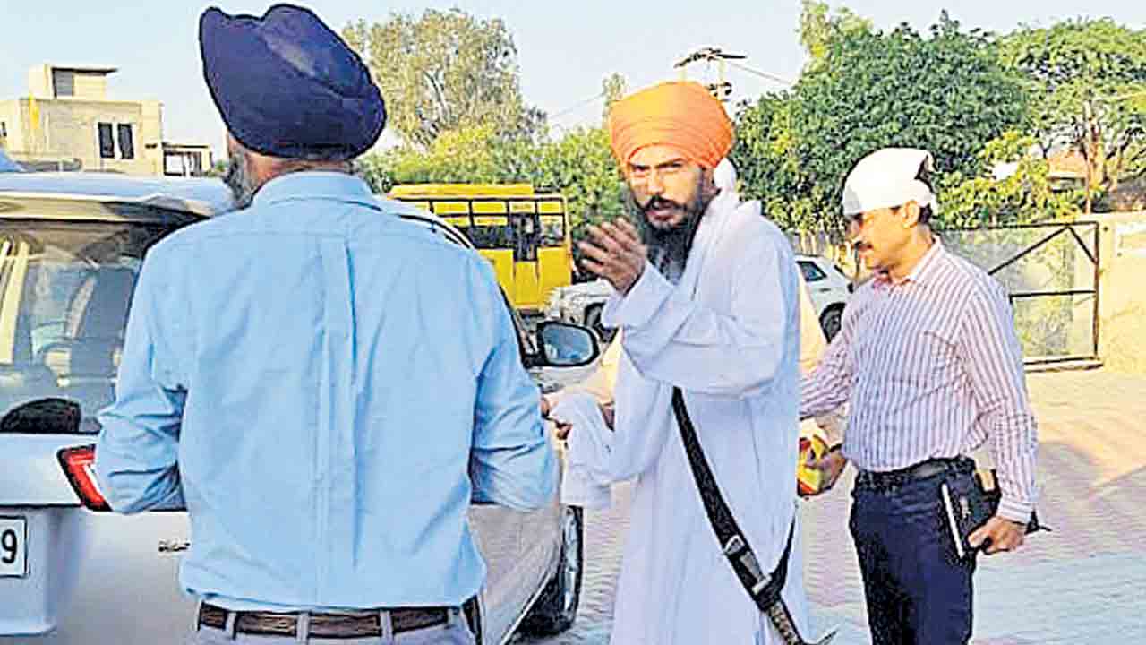 అమృత్‌పాల్‌ అరెస్టు