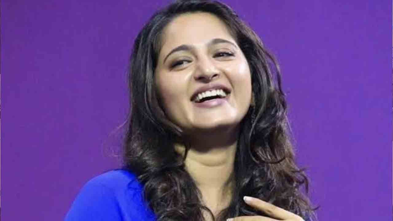 Anushka Shetty | హ్యాపీమూడ్‌లో అనుష్కా శెట్టి.. ఎందుకో తెలుసా..?