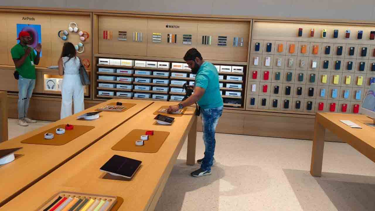 Apple Bkc Mumbai 3