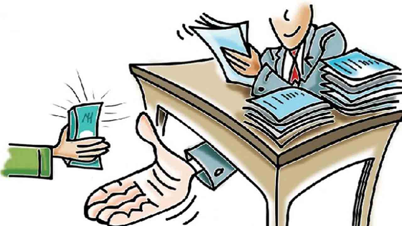 ఏసీబీకి చిక్కిన చారకొండ తాసీల్దార్‌