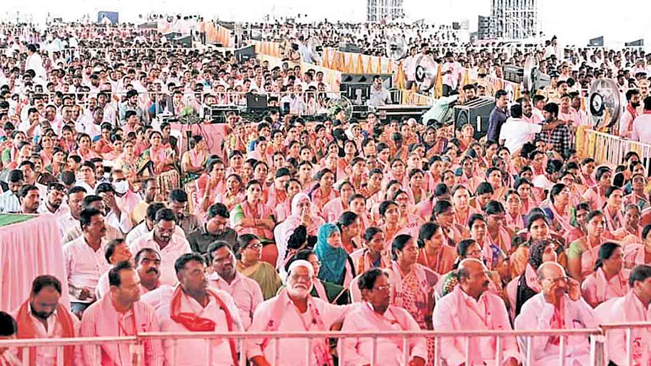 ఇరువై రెండేండ ్లచరిత్రాత్మక ప్రస్థానం