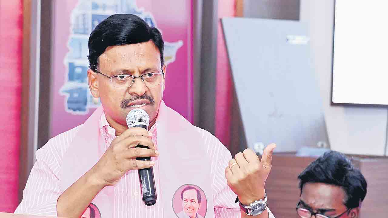 MLC Tata Madhu |  కేసీఆర్‌ వల్లే బంగారు పంటలు: ఎమ్మెల్సీ తాతా మధు