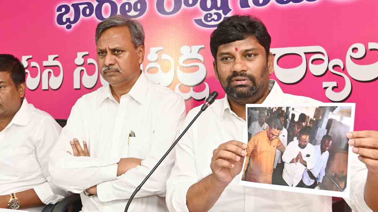 ఢిల్లీ కనుసన్నల్లోనే లీకులు