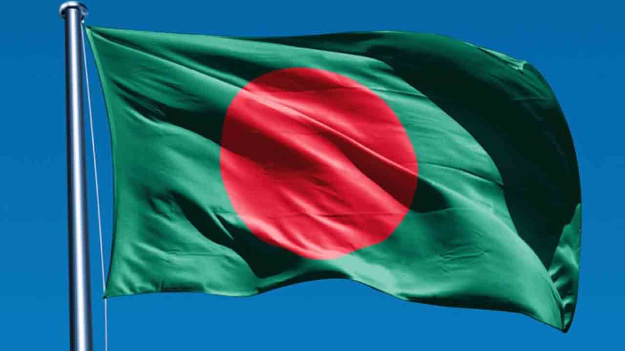 పట్టు బిగిస్తున్న బంగ్లా