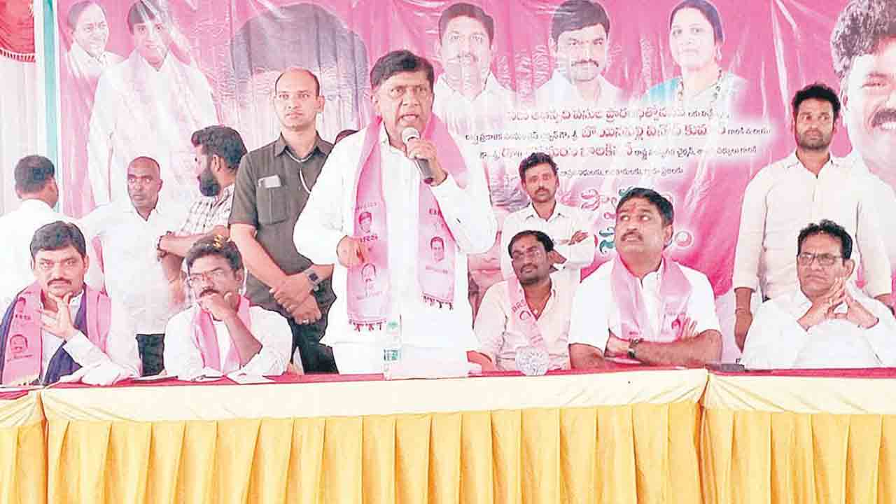 అభివృద్ధిపై చర్చ జరగాలి