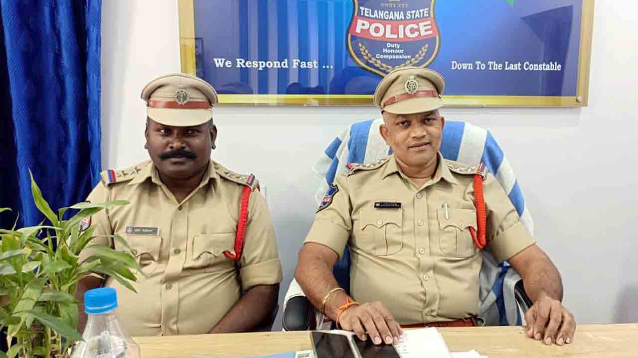 తప్పు చేసిన వారెవరైనా శిక్ష తప్పదు : సీఐ రమేశ్‌