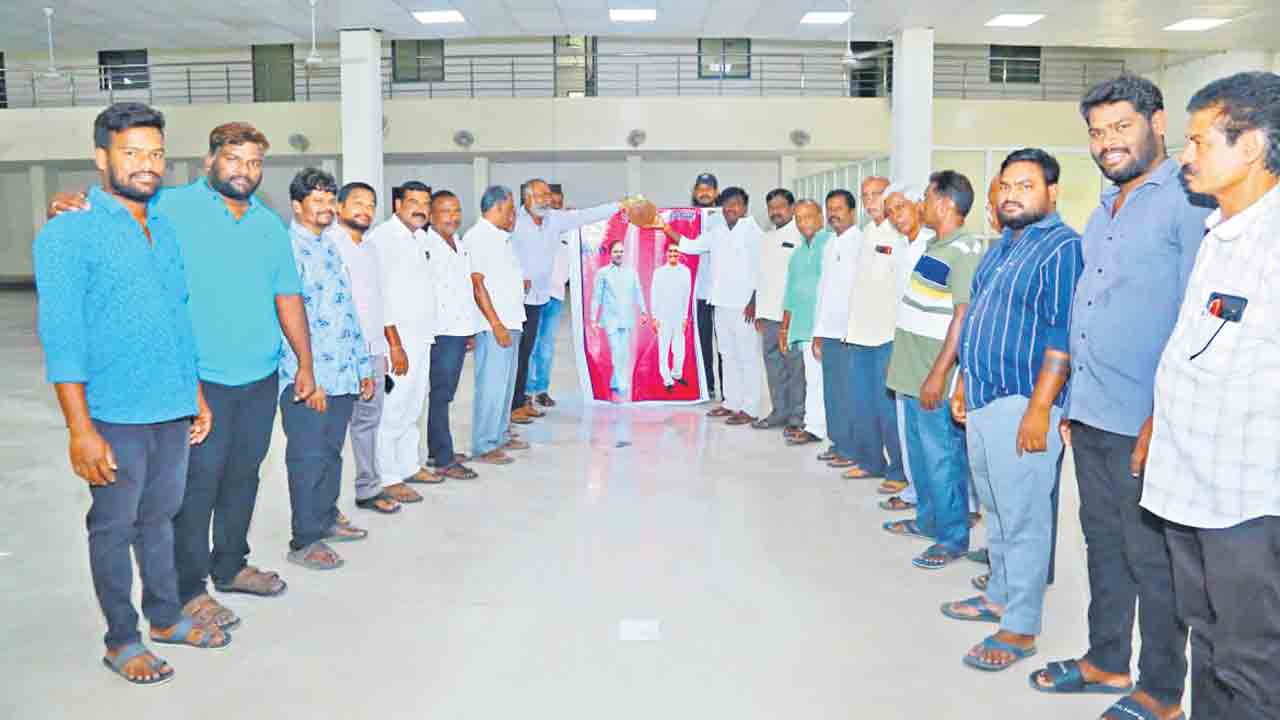 దళితుల పక్షపాతి కేసీఆర్‌