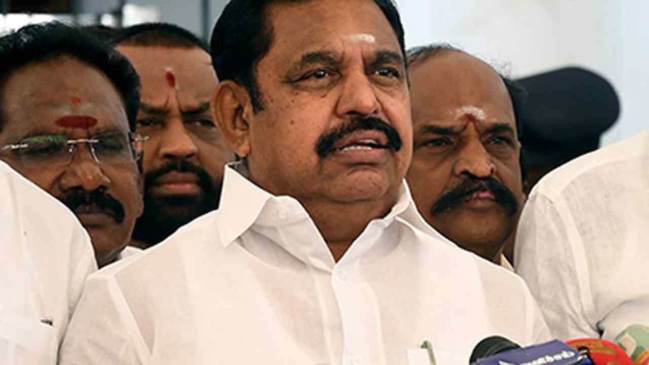 పళనిస్వామికే ఈసీ ఓటు