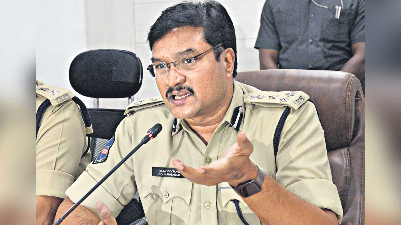 Warangal CP | తప్పు చేసినట్లు రుజువు చేస్తే.. యూనిఫాం తీసి వెళ్లిపోతా.. వరంగల్ సీపీ సవాల్