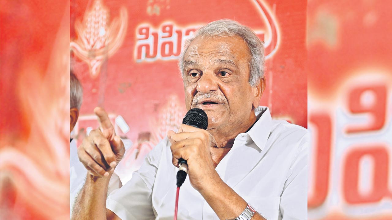 కేంద్ర మంత్రి ప్రధాన్‌ను తొలగించాలి