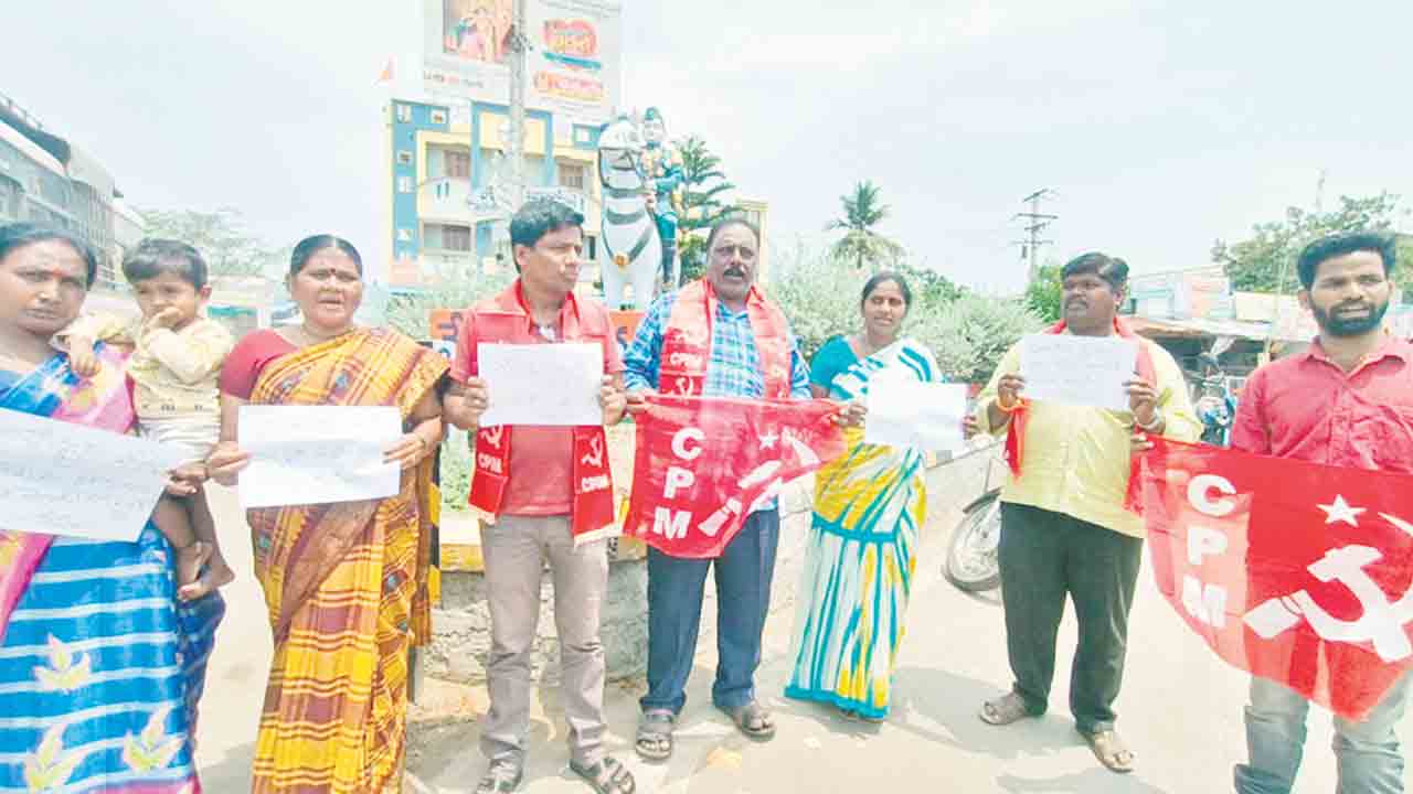 సింగరేణిని ప్రైవేటీకరిస్తే బీజేపీకి సమాధి కడతారు