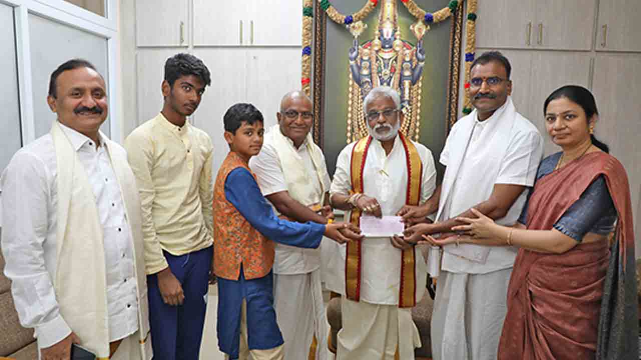 Tirumala | తిరుమల ఎస్వీ ప్రాణదాన ట్రస్టుకు రూ.కోటి విరాళం