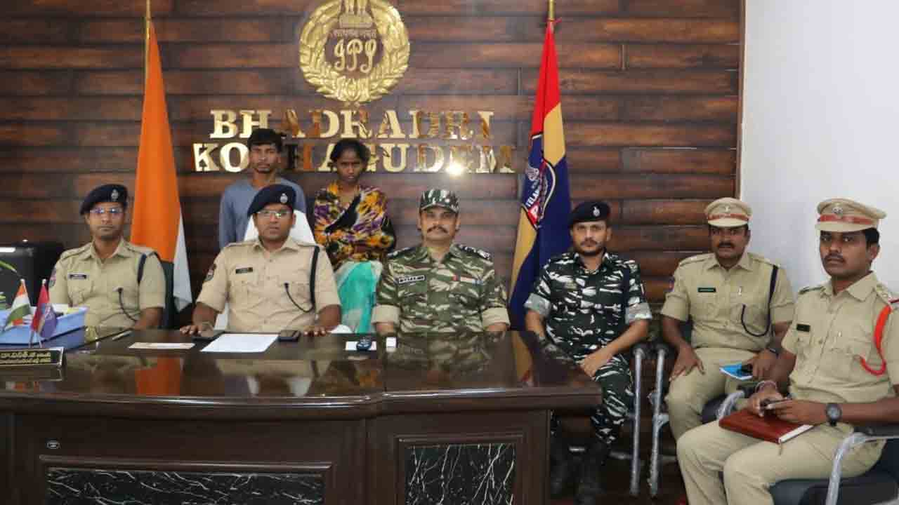 డిప్యూటీ కమాండర్‌, మహిళా మావోయిస్టు అరెస్‌