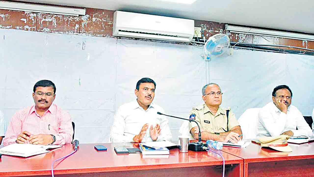 కుంభమేళా ఏర్పాట్లు పూర్తి చేయాలి