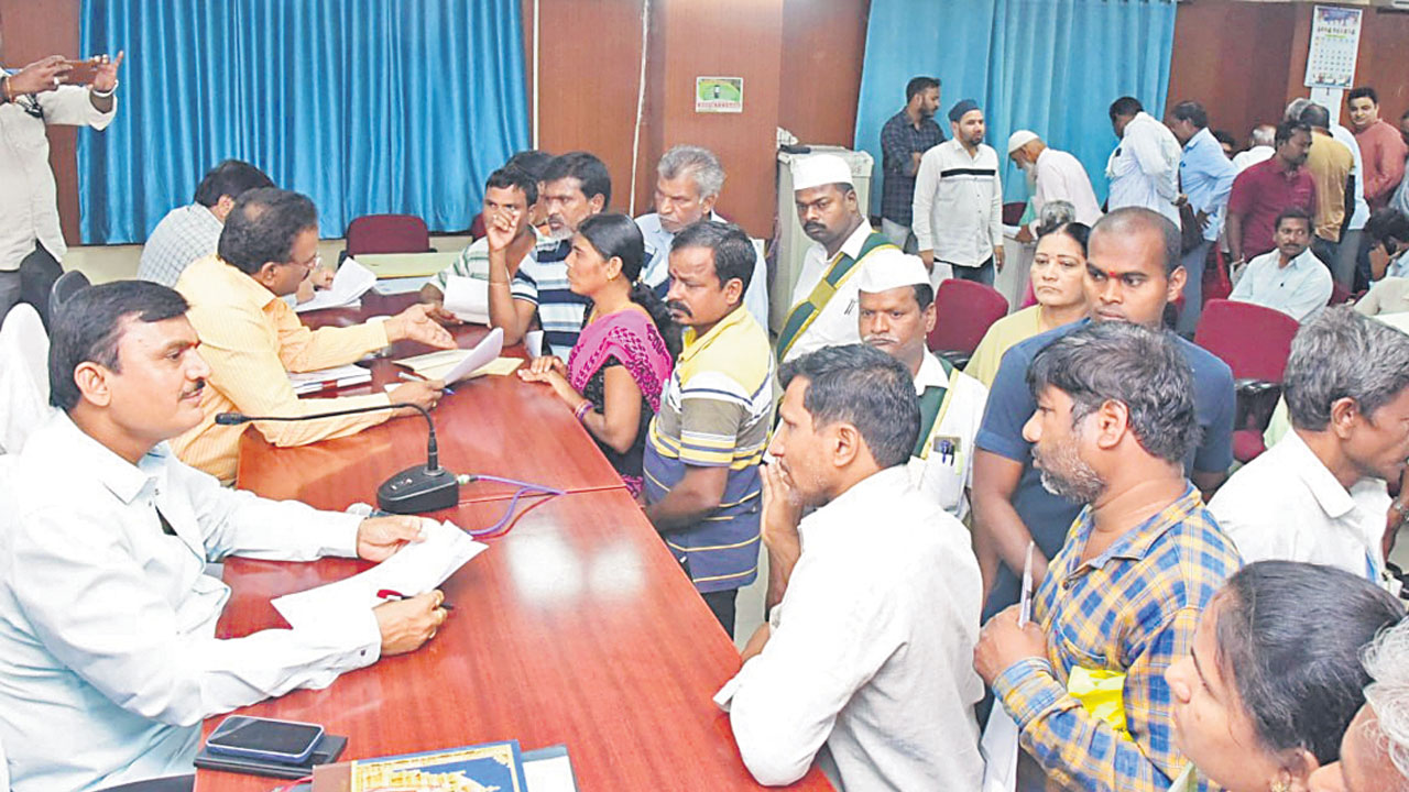 సమస్యల పరిష్కారానికి కృషి చేయాలి