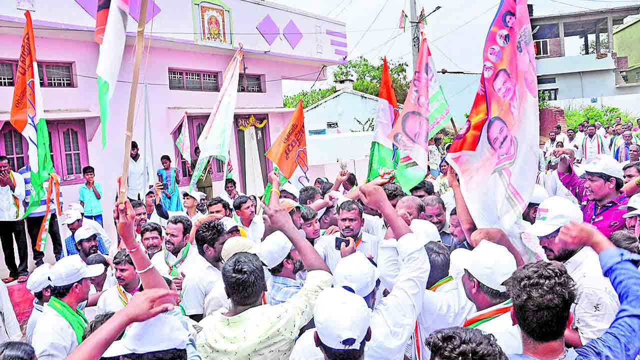 కాంగ్రెస్‌లో భగ్గుమన్న వర్గపోరు