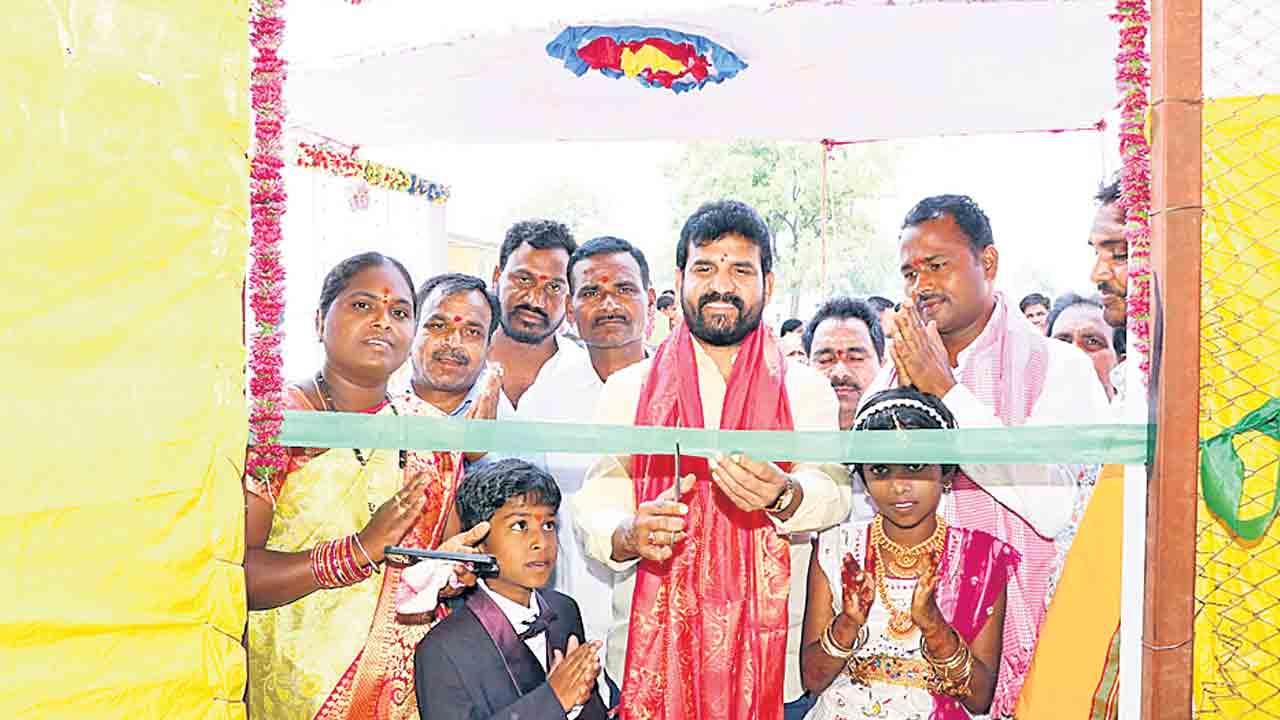 కోదళితబంధుతో పౌల్ట్రీఫామ్‌