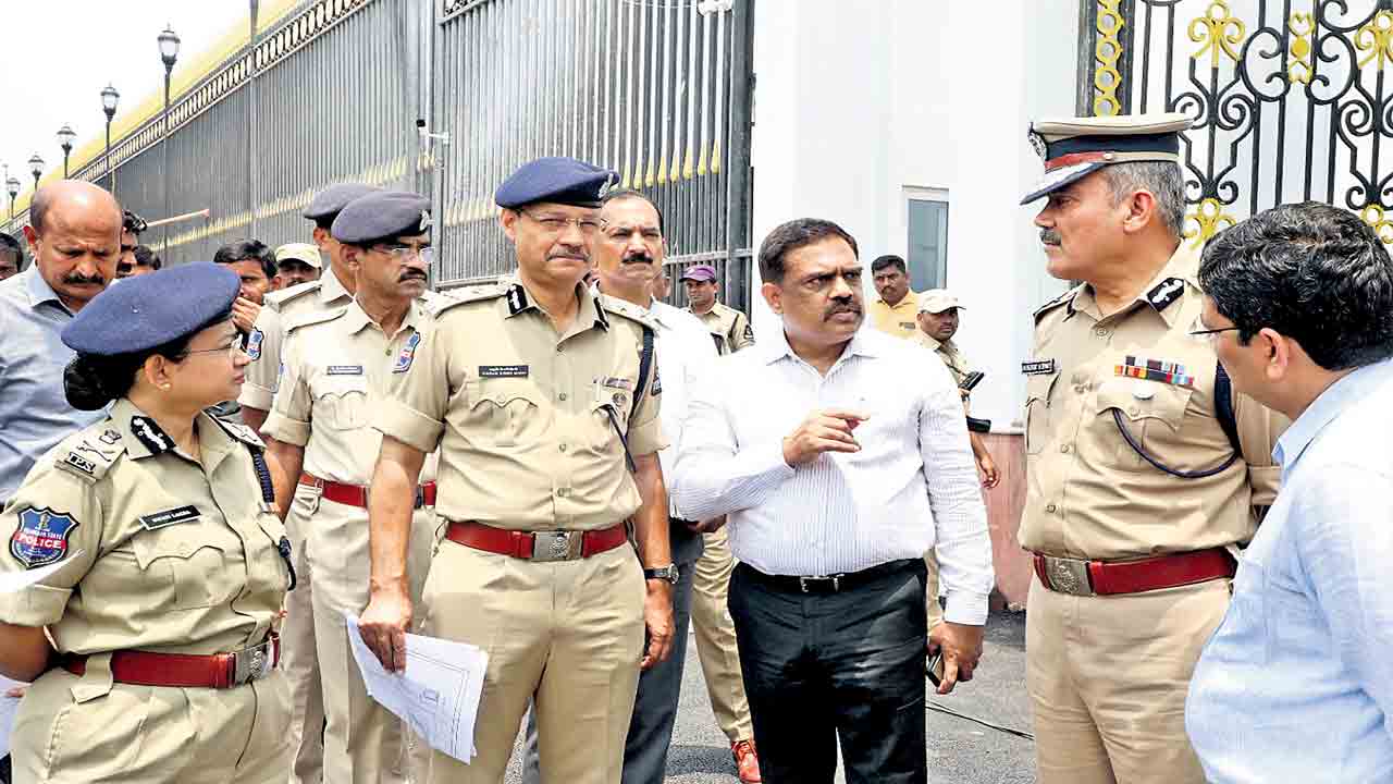 సచివాలయ భద్రతను పరిశీలించిన డీజీపీ